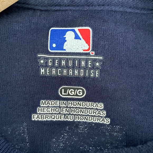 🔥EC🔥Front/BackNY Yankees #11 Brett Gardner 100% Cotton T-shirt. - Picture 3 of 4